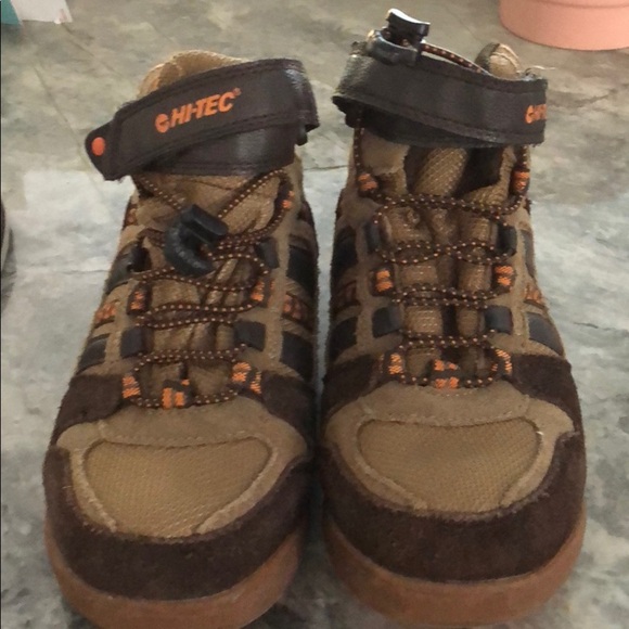 Hi-tec hiking boots.  Never worn. US 2 - Picture 1 of 4